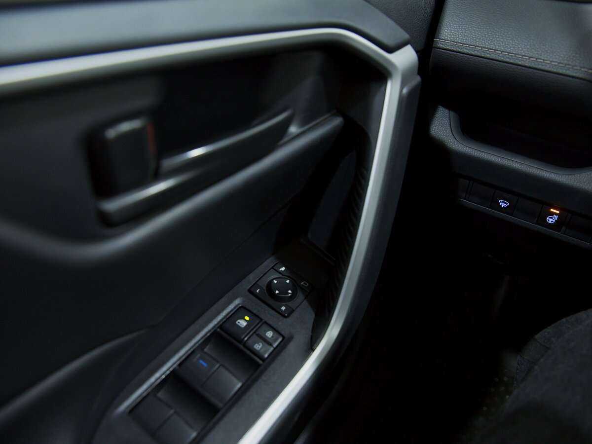 Купить Toyota RAV4 с пробегом. Фото: #9