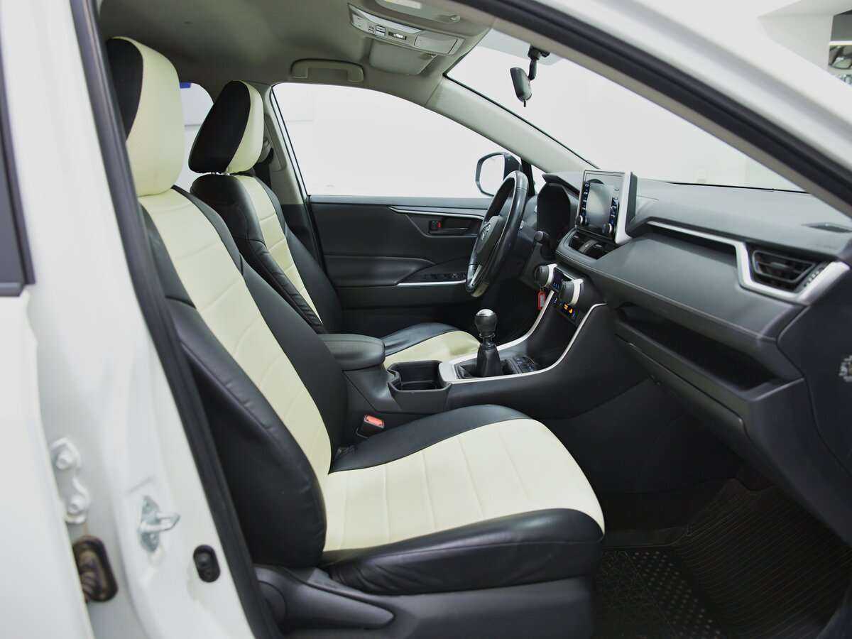 Купить Toyota RAV4 с пробегом. Фото: #10