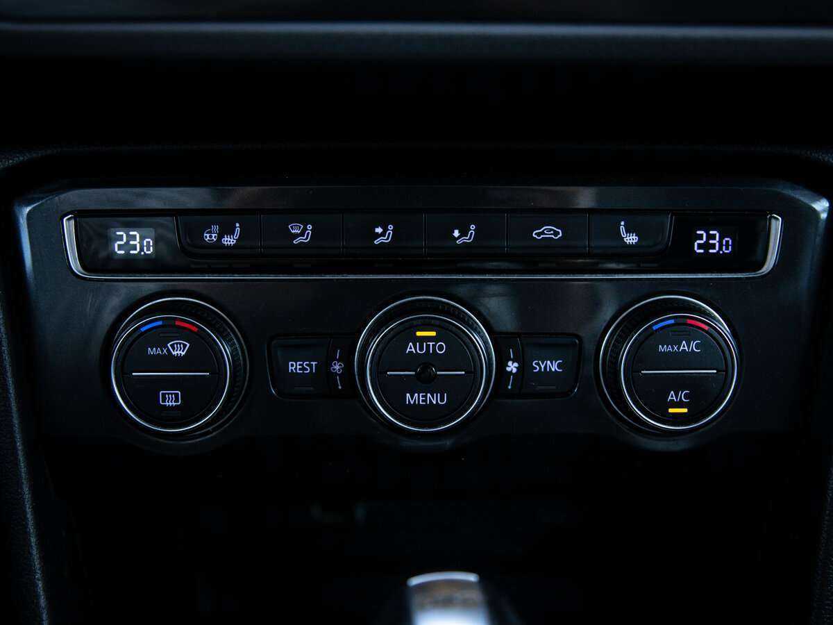 Купить Volkswagen Tiguan с пробегом. Фото: #15