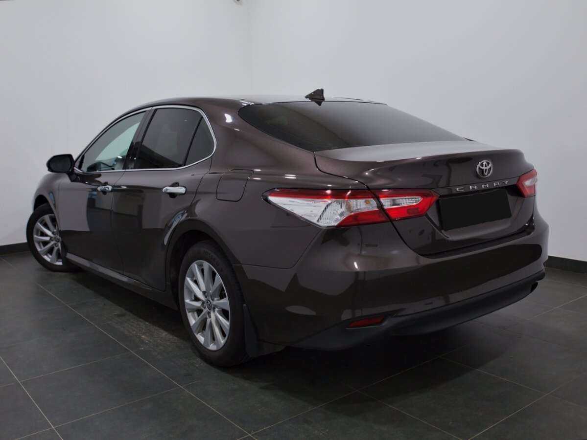 Купить Toyota Camry с пробегом. Фото: #2