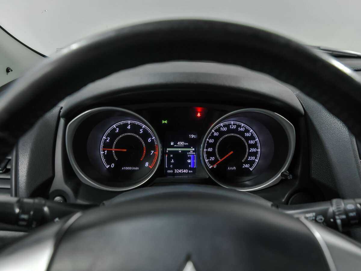 Продажа Б/У Митсубиши АС-Икс. Фото: #6