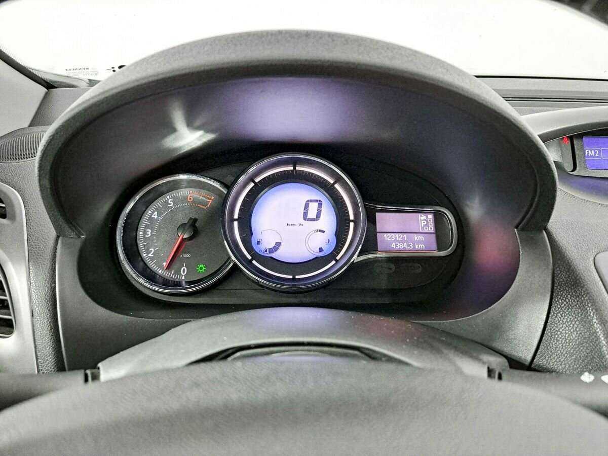 Купить Renault Fluence с пробегом. Фото: #10