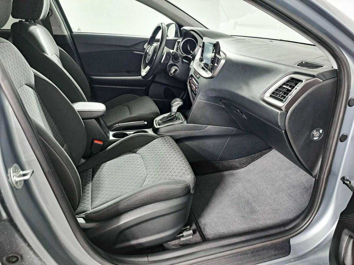 Купить Kia Ceed с пробегом. Фото: #8