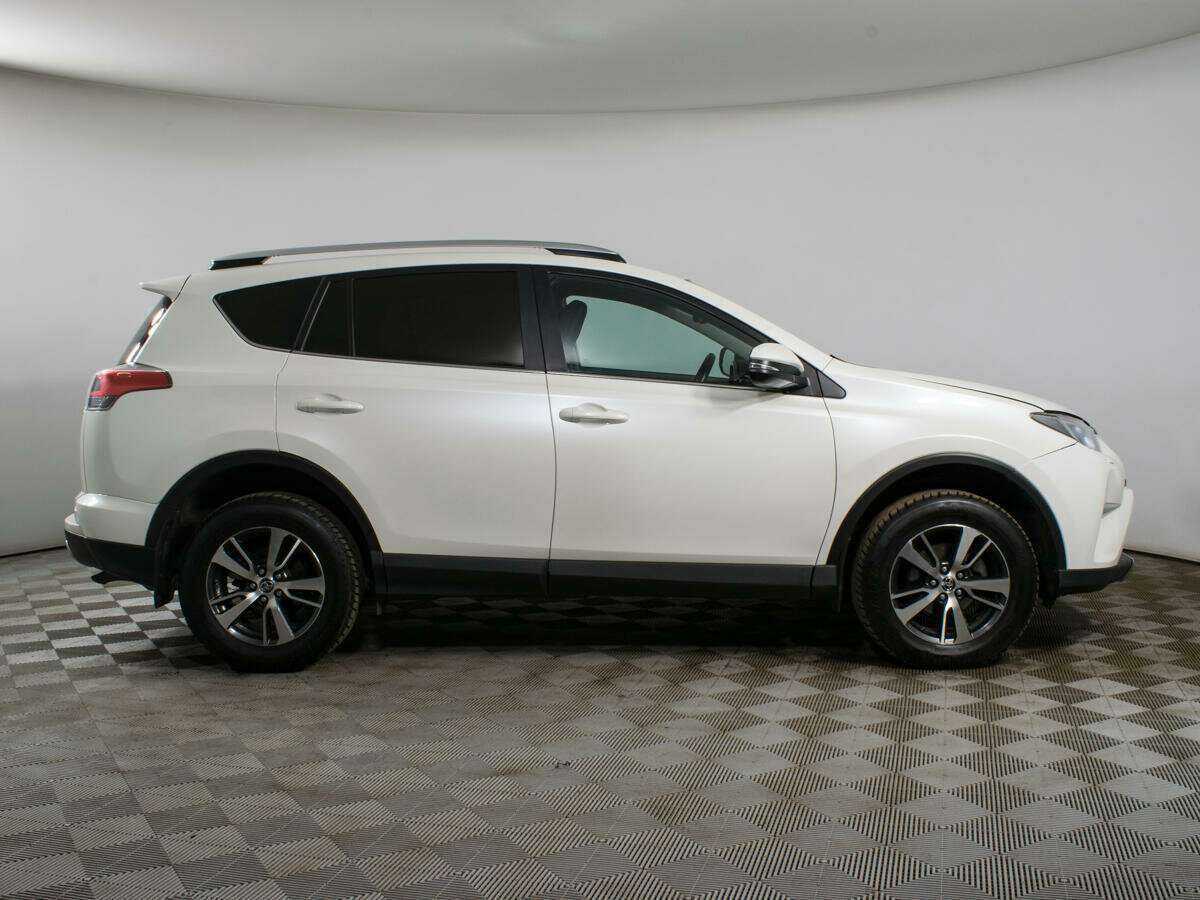 Купить Toyota RAV4 с пробегом. Фото: #3