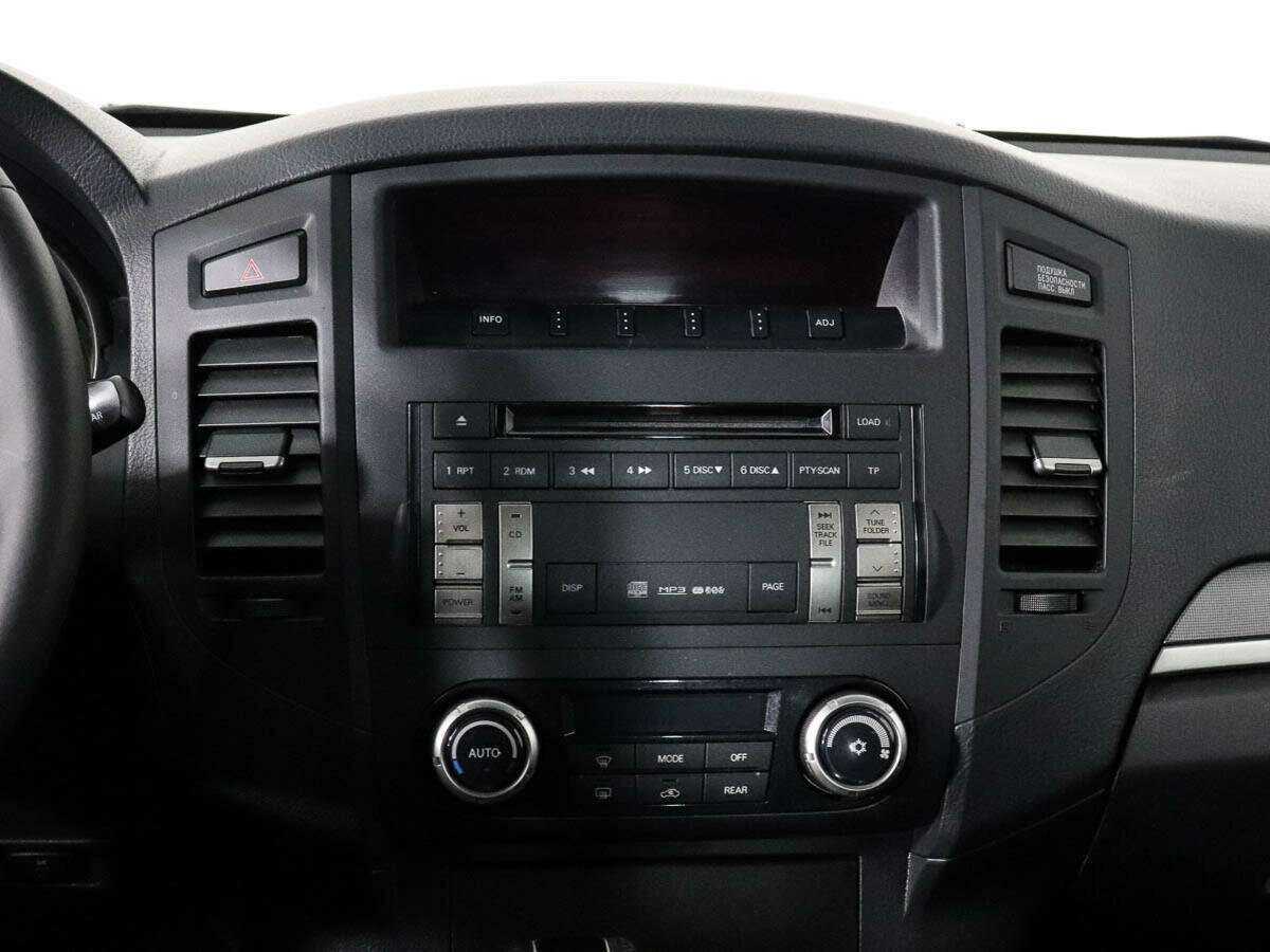 Купить Mitsubishi Pajero с пробегом. Фото: #10