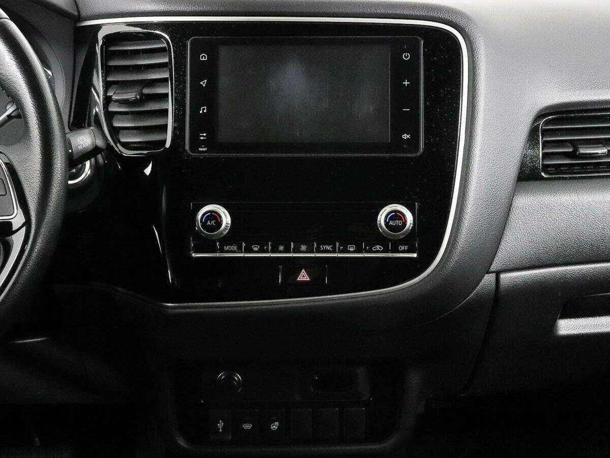 Купить Mitsubishi Outlander с пробегом. Фото: #9
