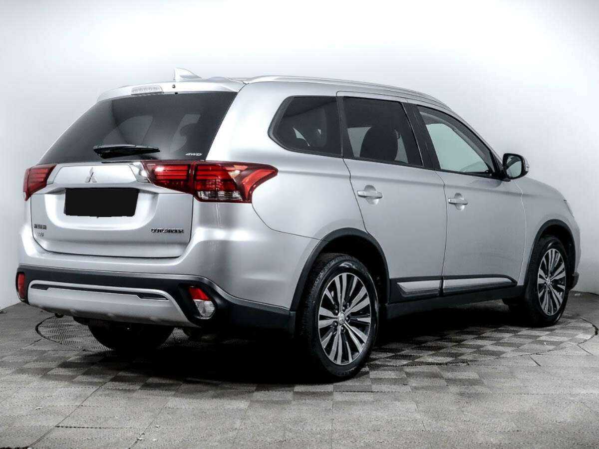 Купить Mitsubishi Outlander с пробегом. Фото: #3