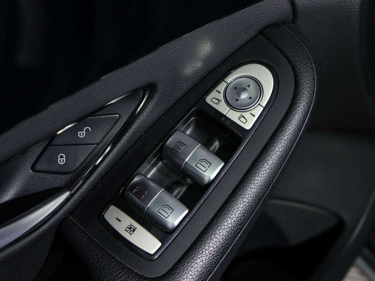 Купить Mercedes-Benz C-Класс с пробегом. Фото: #12