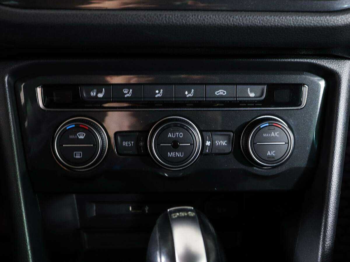 Купить Volkswagen Tiguan с пробегом. Фото: #16