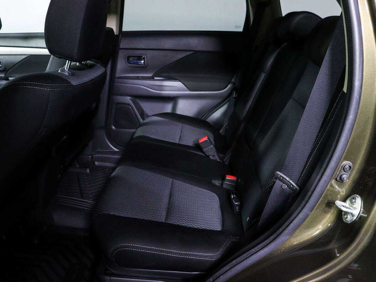 Купить Mitsubishi Outlander с пробегом. Фото: #9