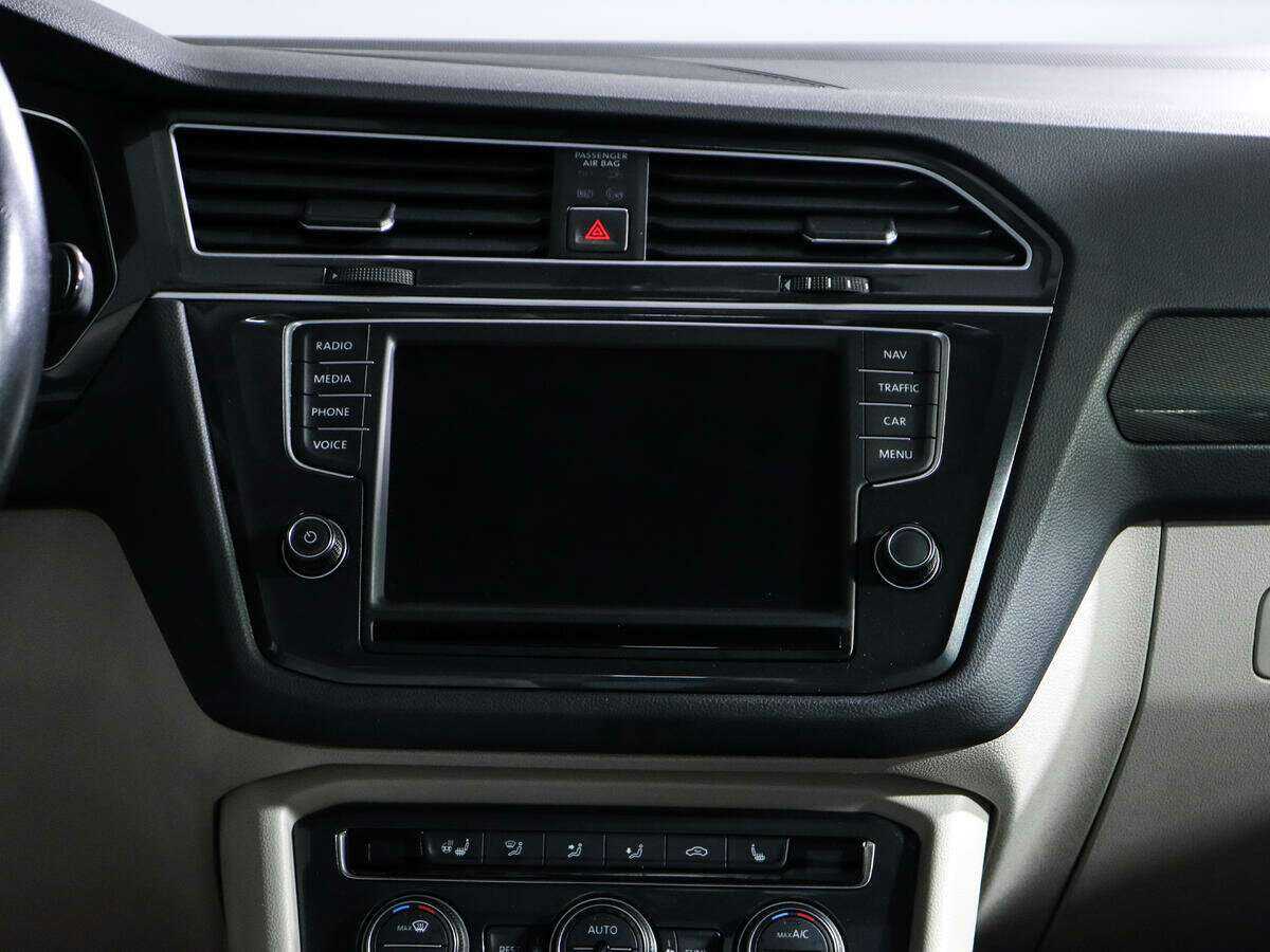 Купить Volkswagen Tiguan с пробегом. Фото: #10