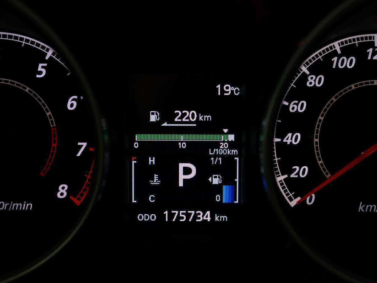 Продажа Б/У Митсубиши АС-Икс. Фото: #10