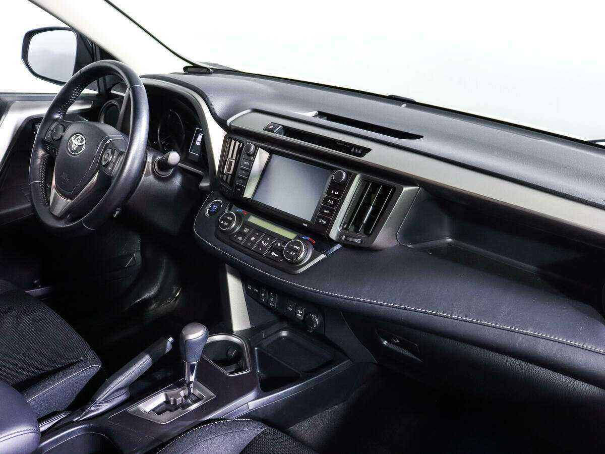 Купить Toyota RAV4 с пробегом. Фото: #7