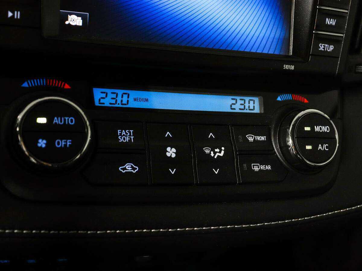 Купить Toyota RAV4 с пробегом. Фото: #16