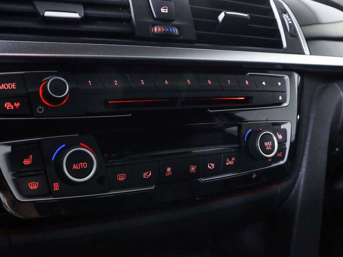 Купить BMW 3 серии с пробегом. Фото: #13