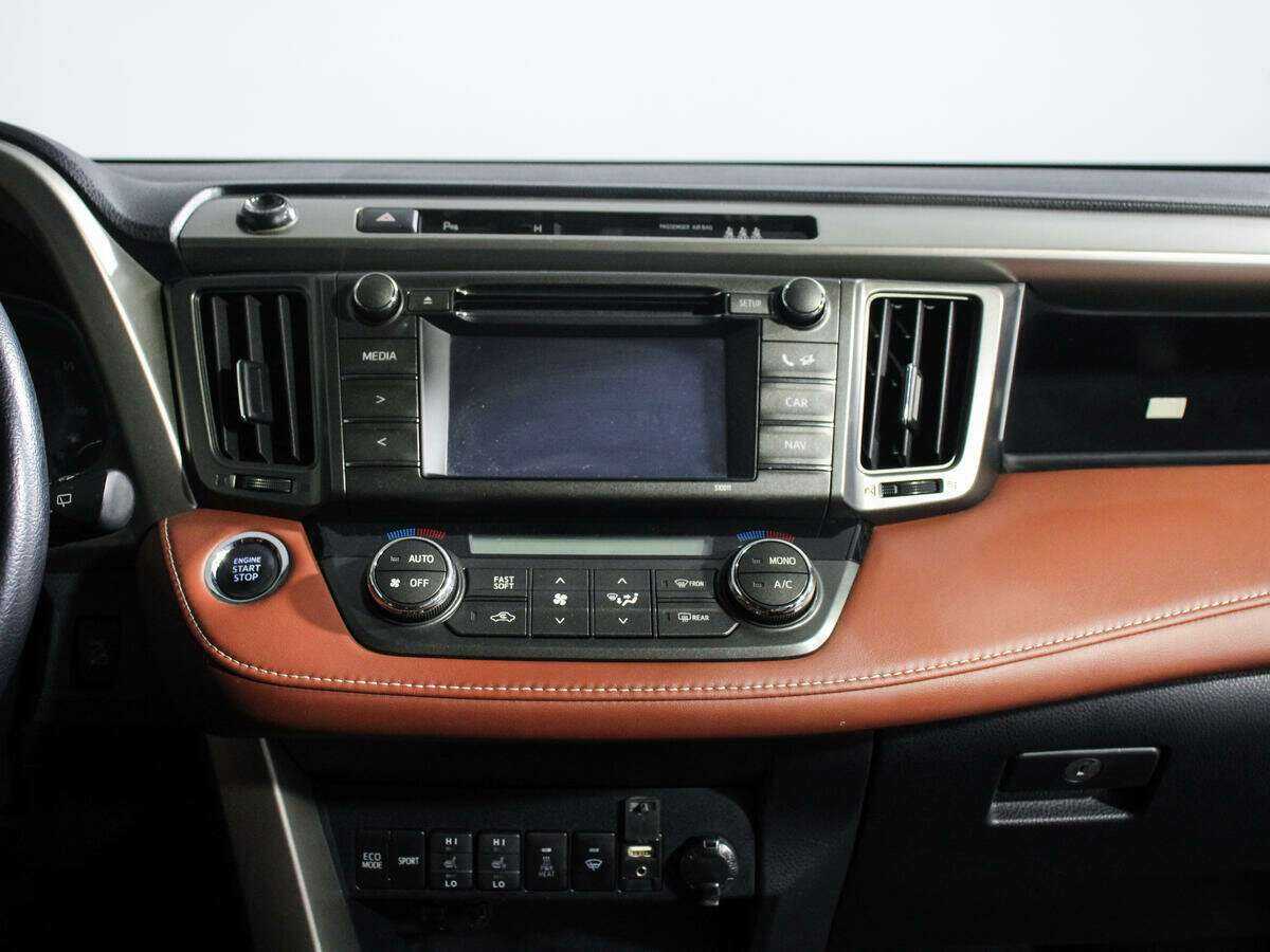 Купить Toyota RAV4 с пробегом. Фото: #9