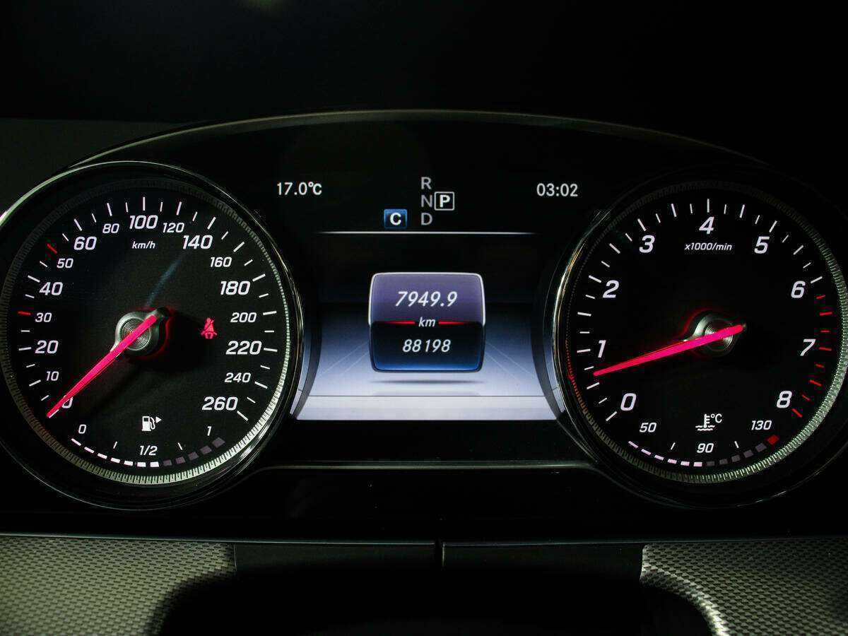 Купить Mercedes-Benz E-Класс с пробегом. Фото: #10