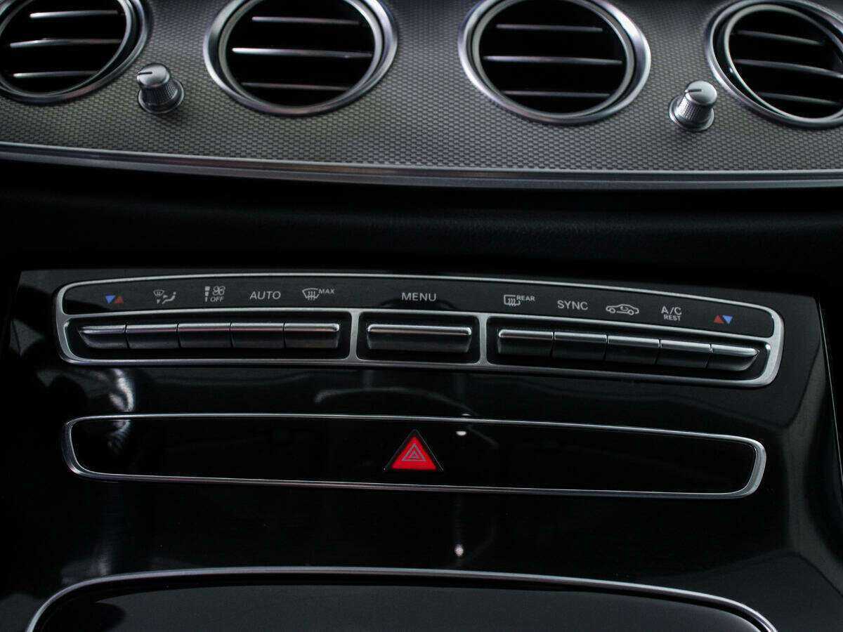 Купить Mercedes-Benz E-Класс с пробегом. Фото: #16