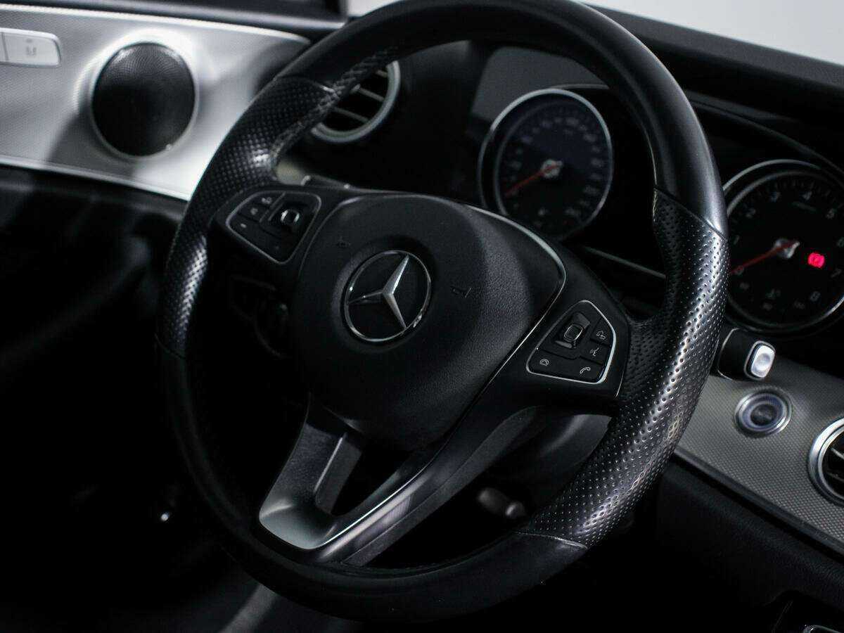 Купить Mercedes-Benz E-Класс с пробегом. Фото: #21