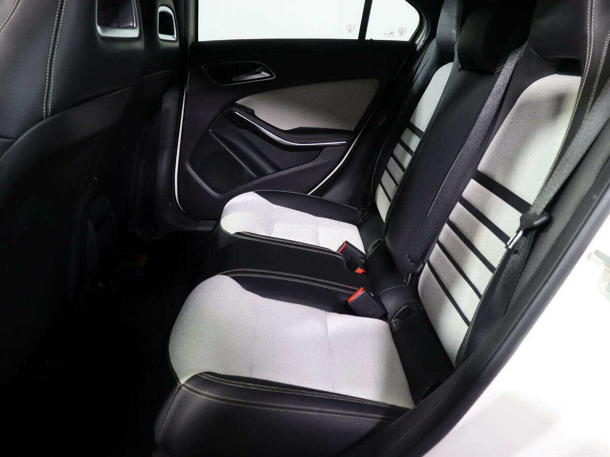 Купить Mercedes-Benz A-Класс с пробегом. Фото: #7