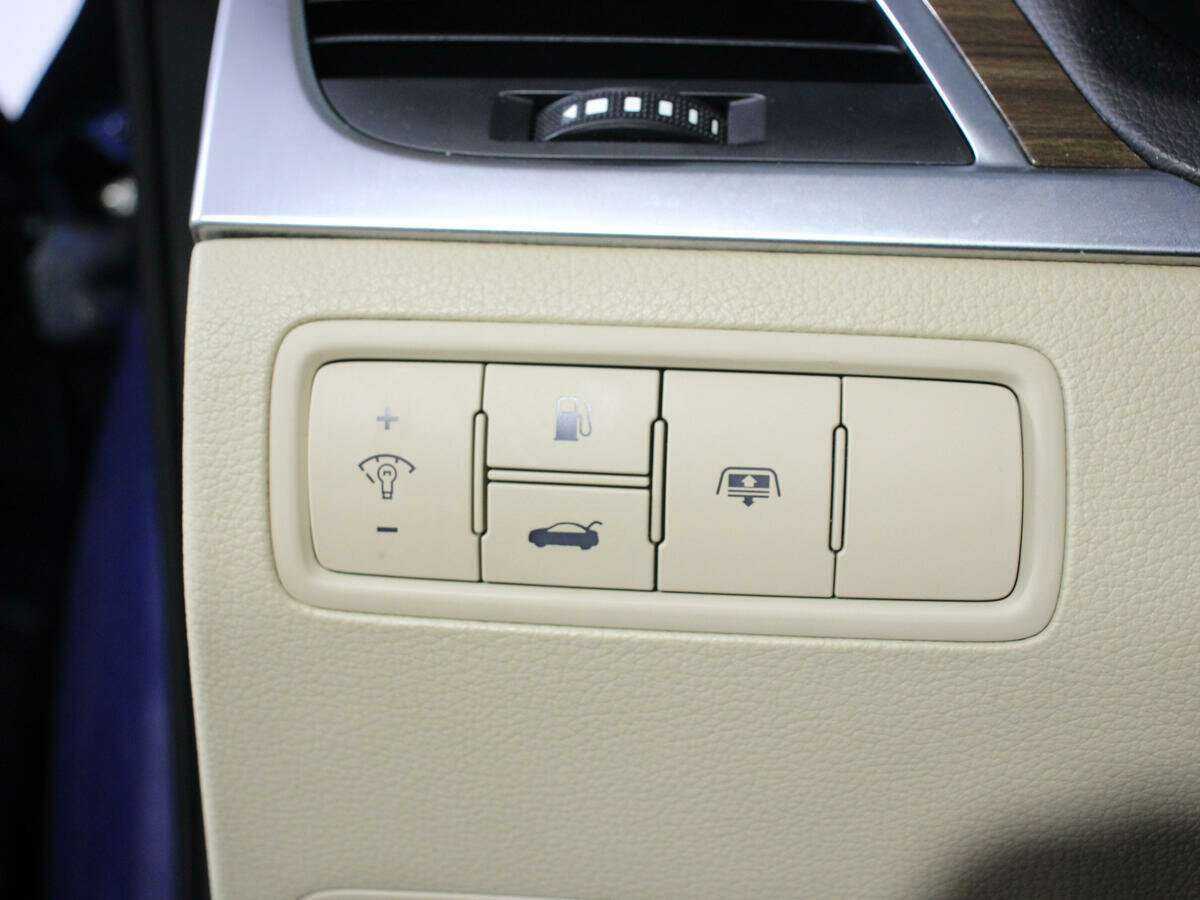 Купить Hyundai Genesis с пробегом. Фото: #15