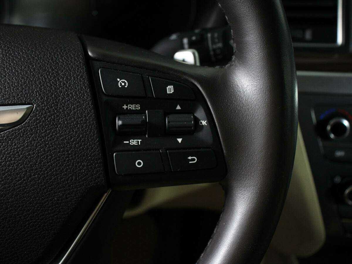 Купить Hyundai Genesis с пробегом. Фото: #16