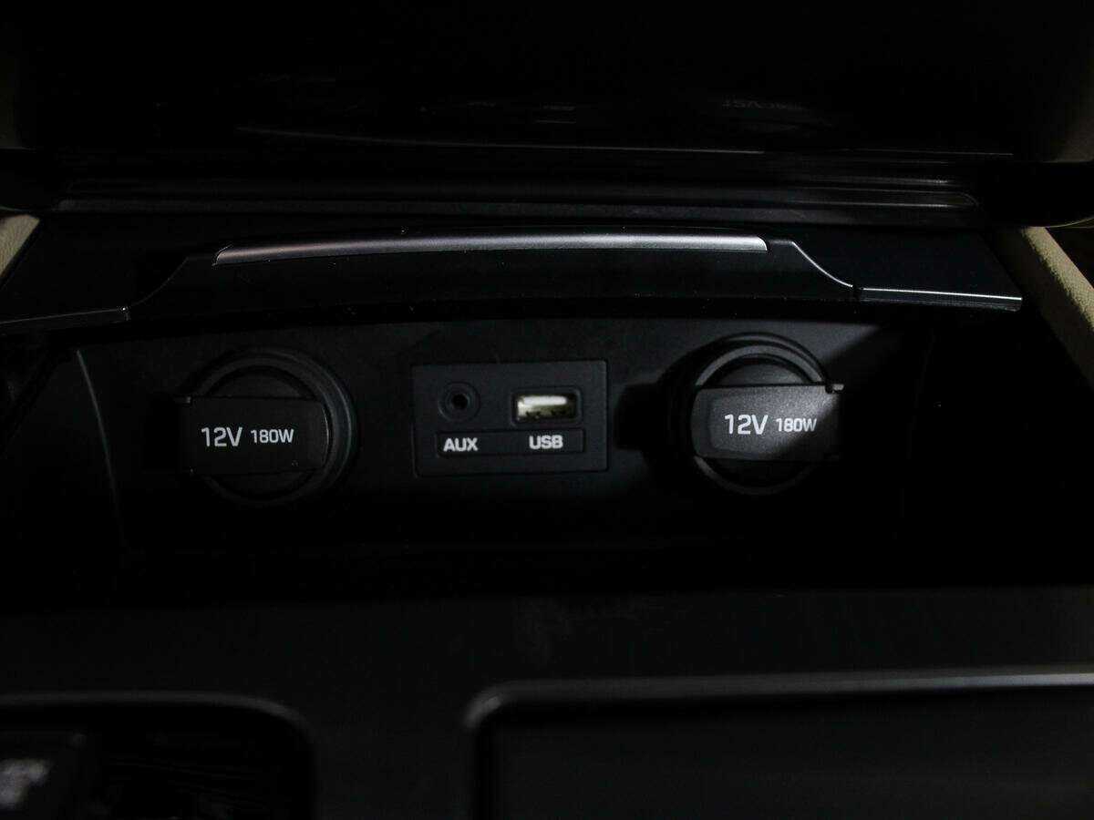 Купить Hyundai Genesis с пробегом. Фото: #21