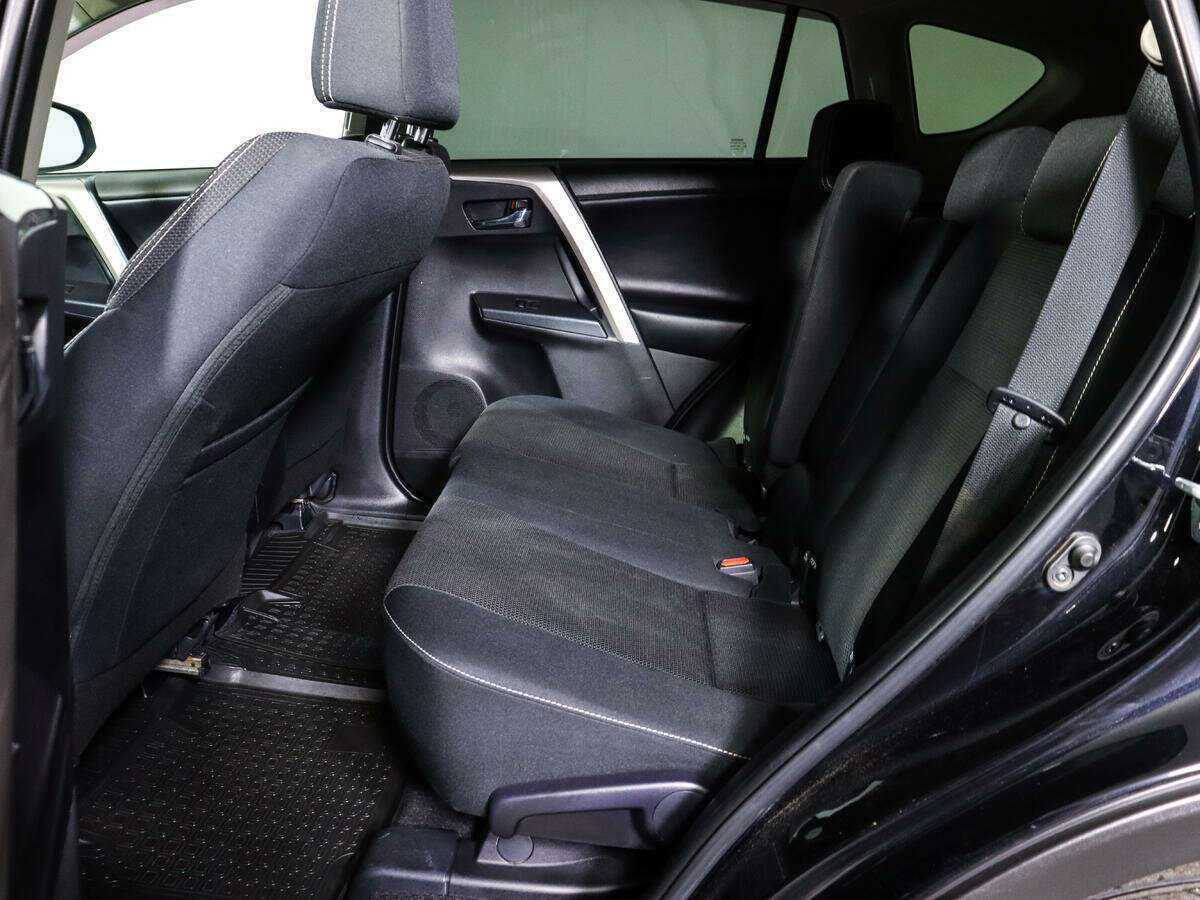 Купить Toyota RAV4 с пробегом. Фото: #7