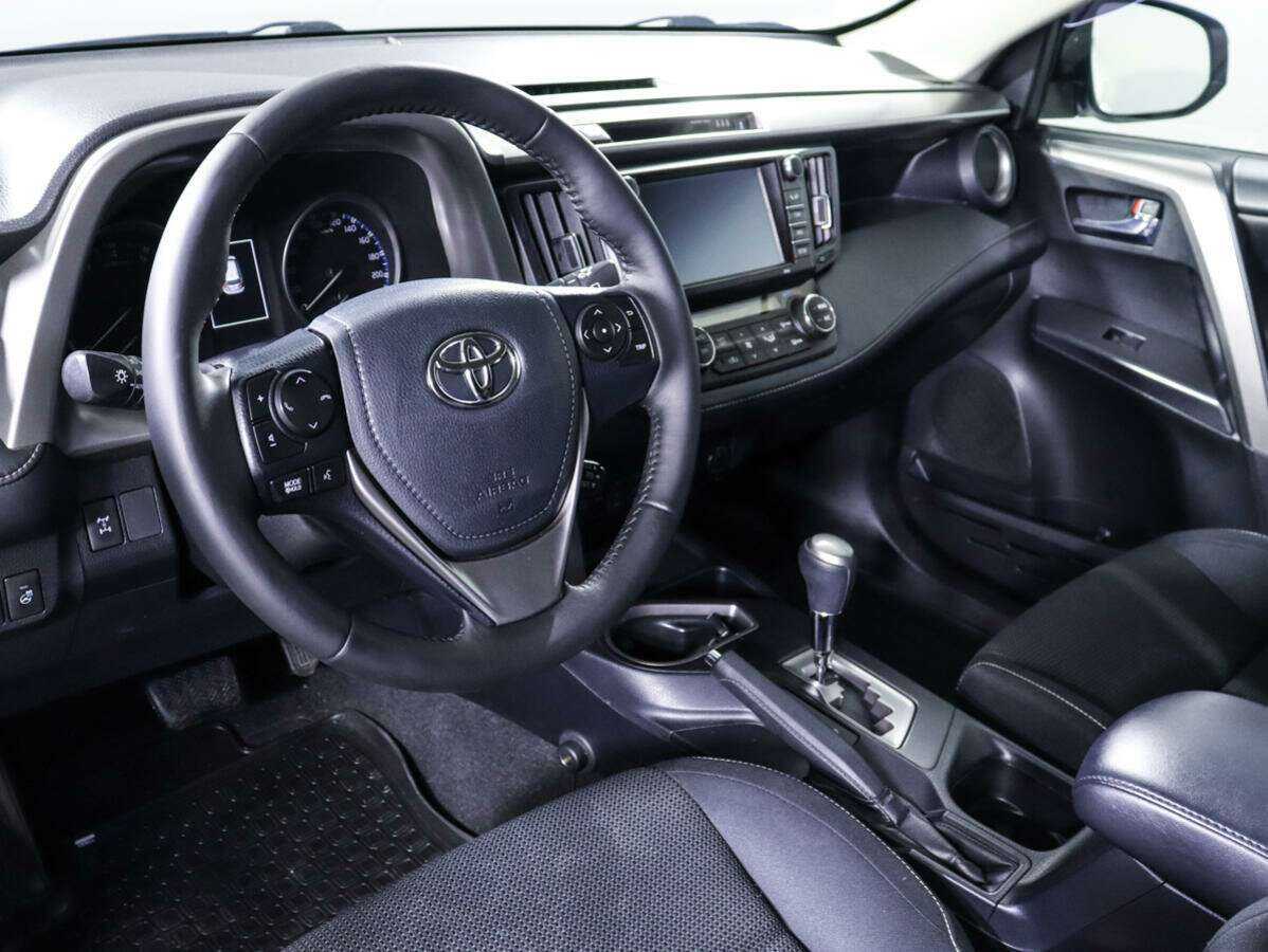 Купить Toyota RAV4 с пробегом. Фото: #12