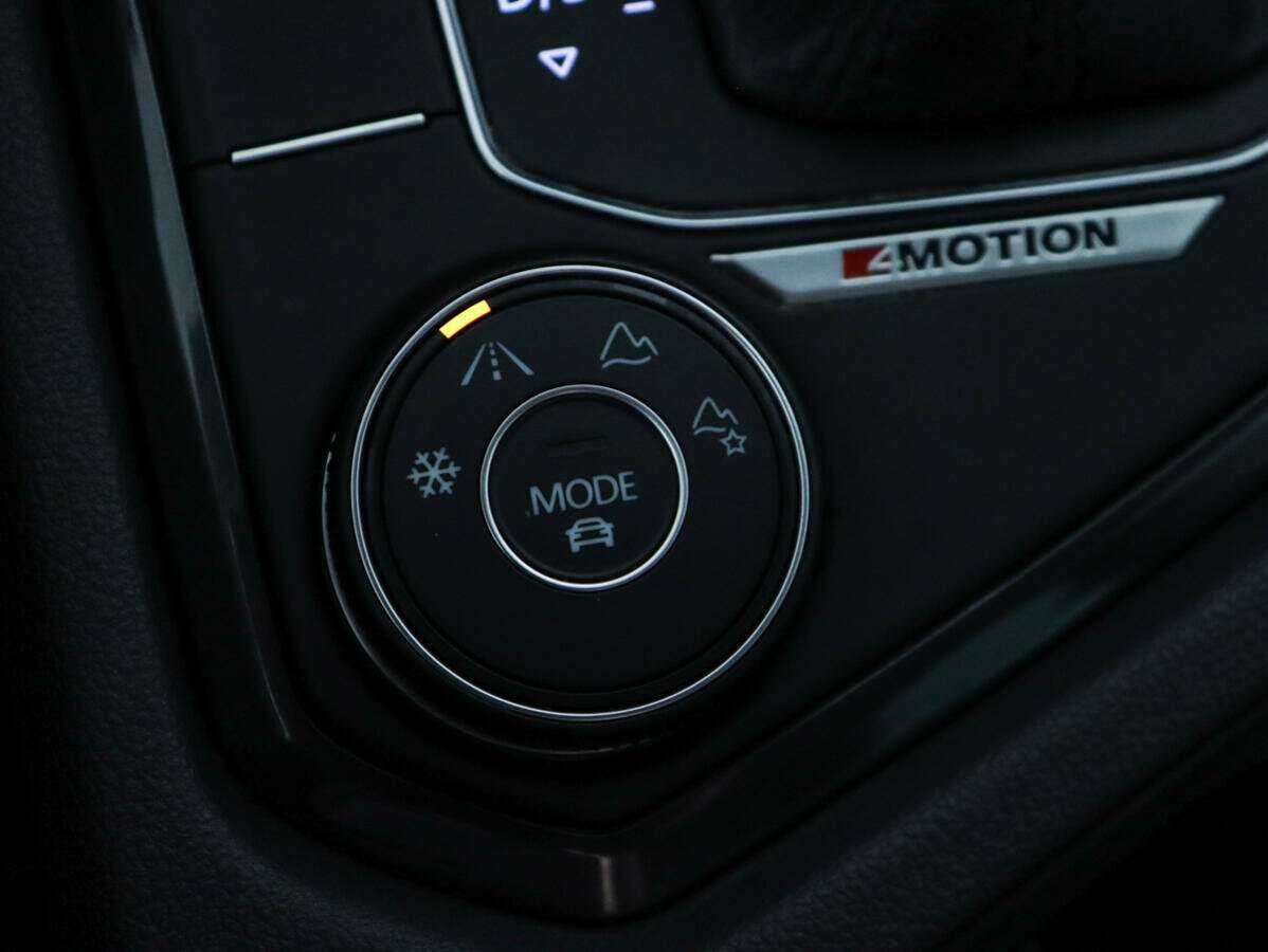 Купить Volkswagen Tiguan с пробегом. Фото: #14