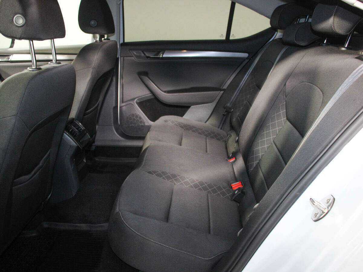 Купить Skoda Superb с пробегом. Фото: #6