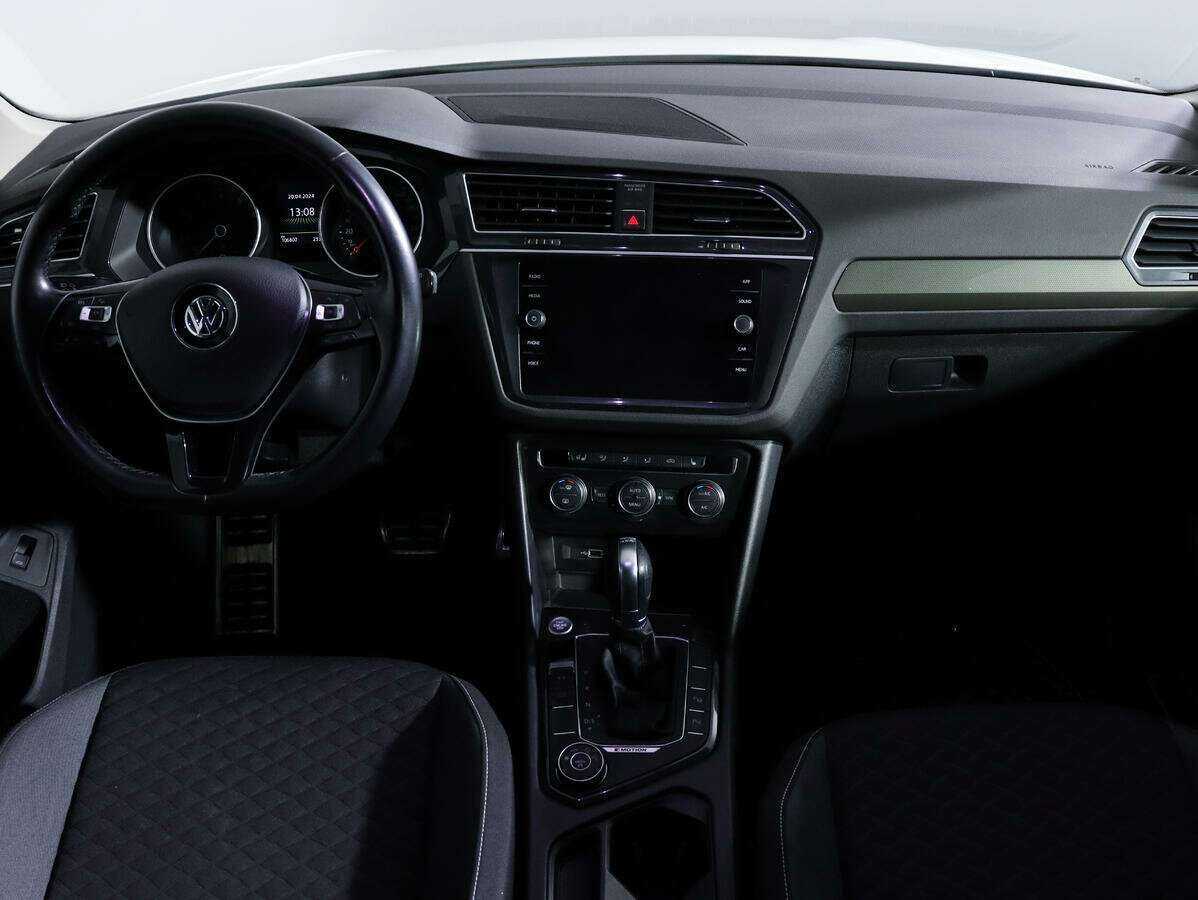 Купить Volkswagen Tiguan с пробегом. Фото: #10