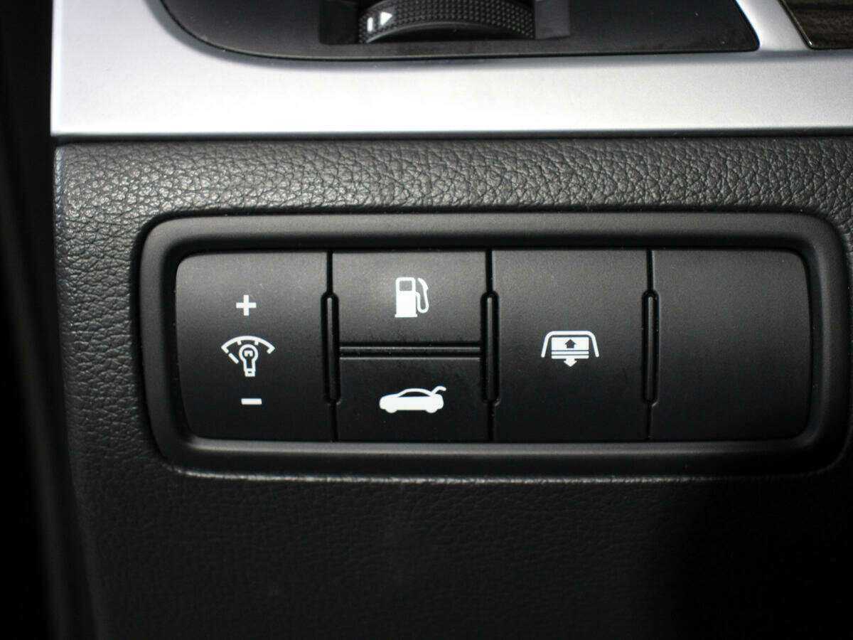 Купить Hyundai Genesis с пробегом. Фото: #17