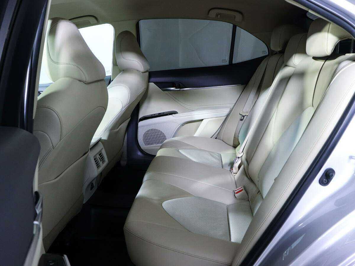 Купить Toyota Camry с пробегом. Фото: #6
