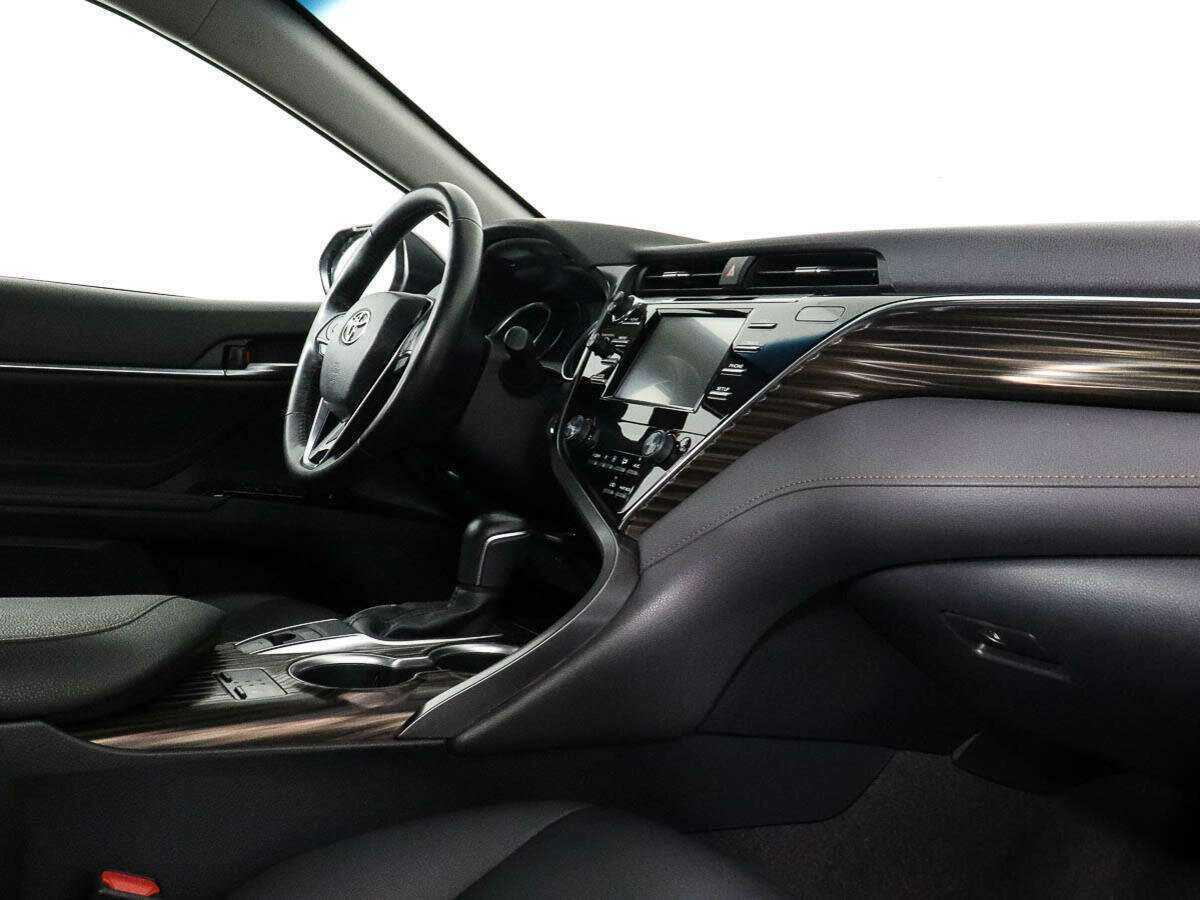Купить Toyota Camry с пробегом. Фото: #4