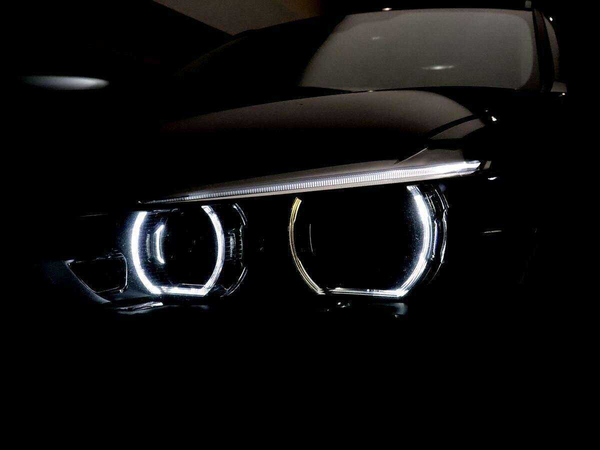 Купить BMW X1 с пробегом. Фото: #18