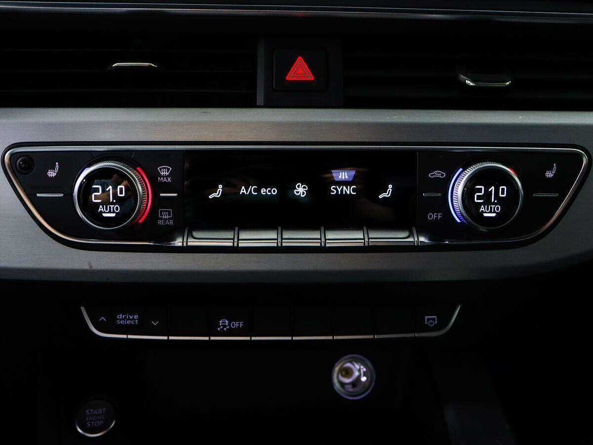 Купить Audi A4 с пробегом. Фото: #12