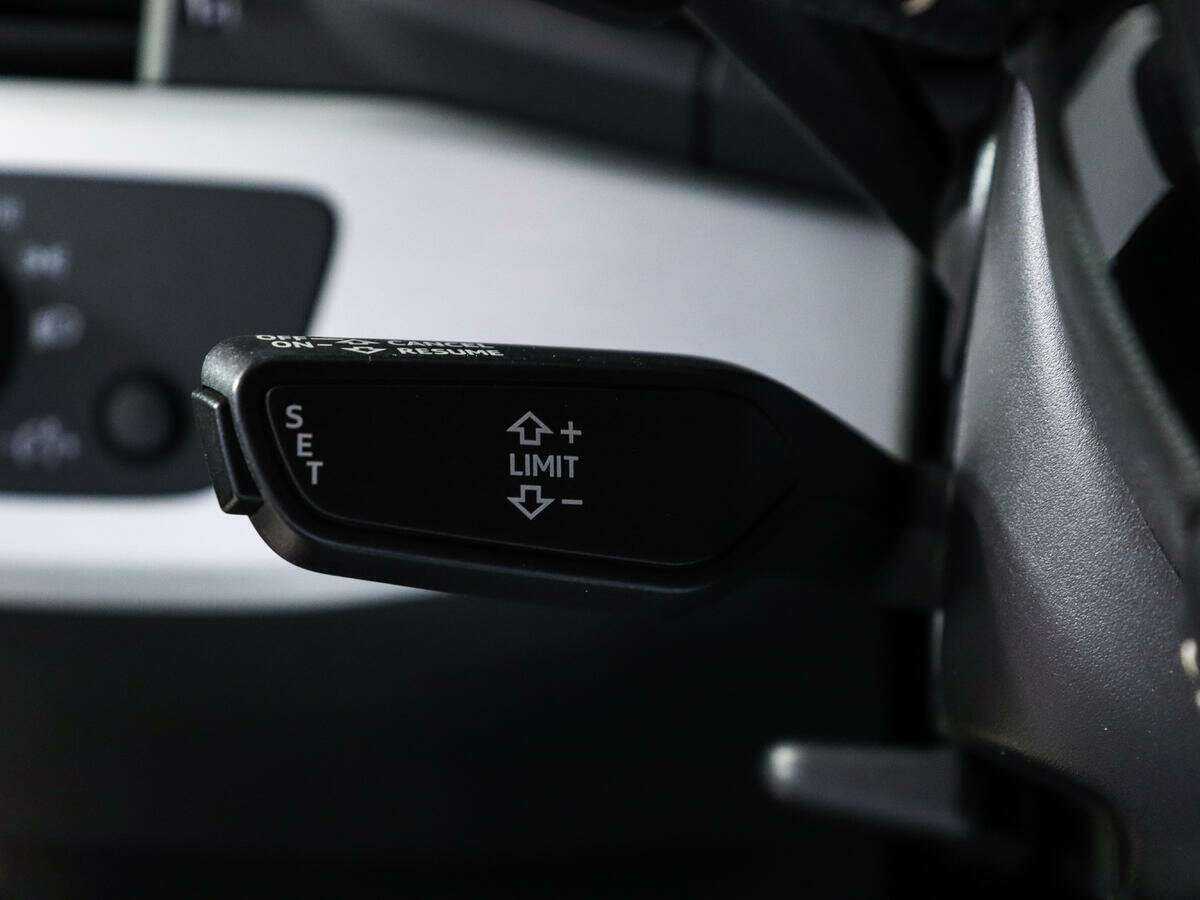 Купить Audi A4 с пробегом. Фото: #17