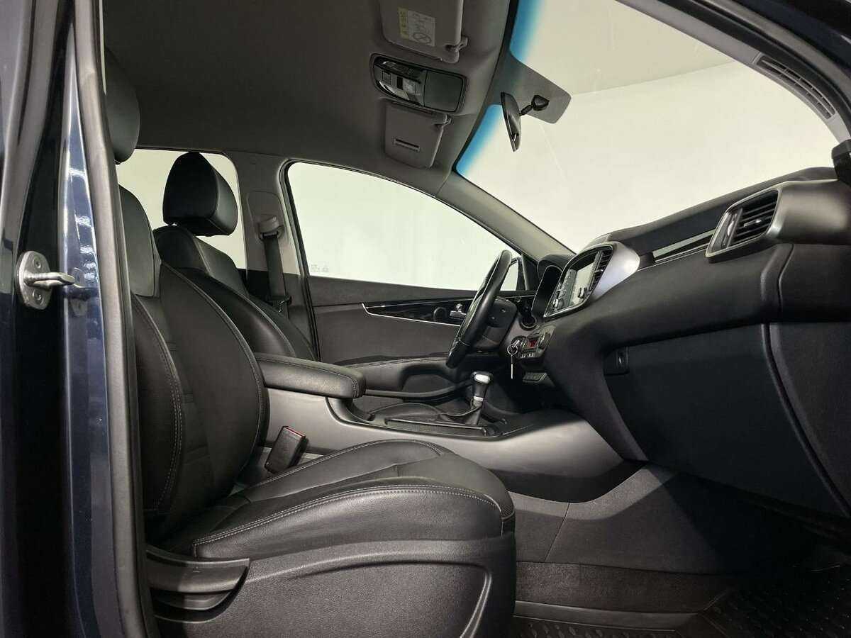 Купить Kia Sorento с пробегом. Фото: #13