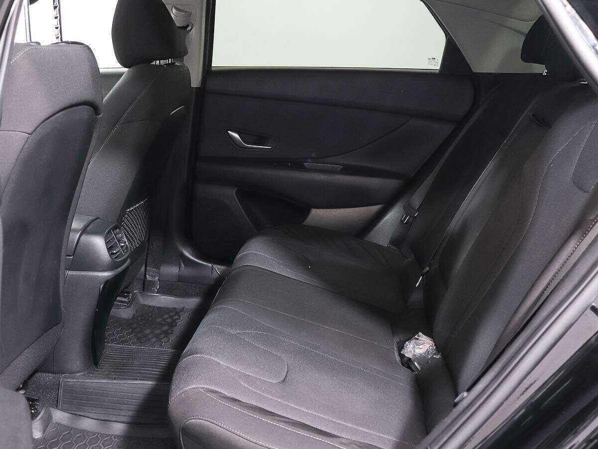 Купить Hyundai Elantra с пробегом. Фото: #9