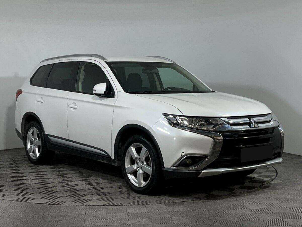 Купить Mitsubishi Outlander с пробегом. Фото: #2
