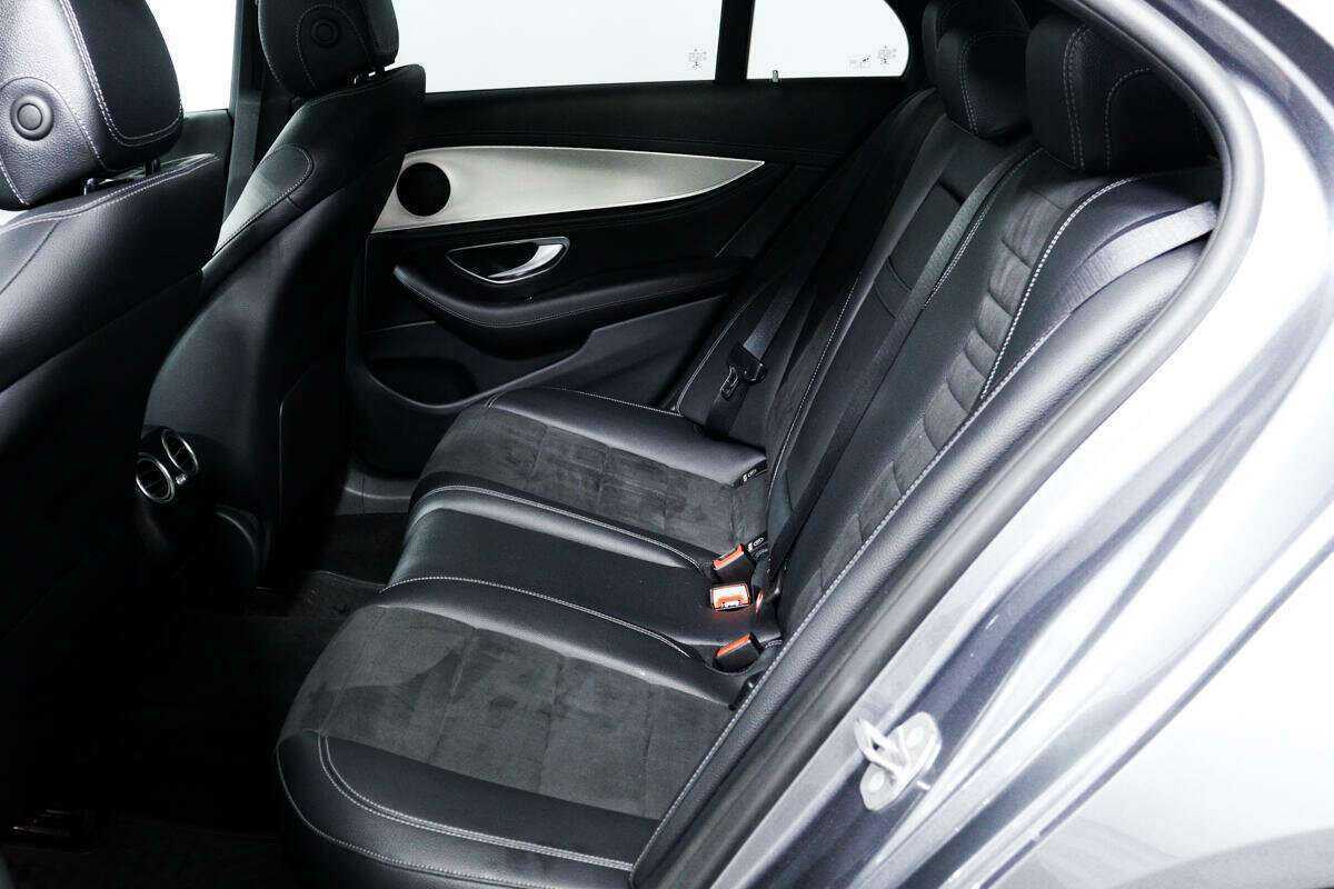 Купить Mercedes-Benz E-Класс с пробегом. Фото: #11