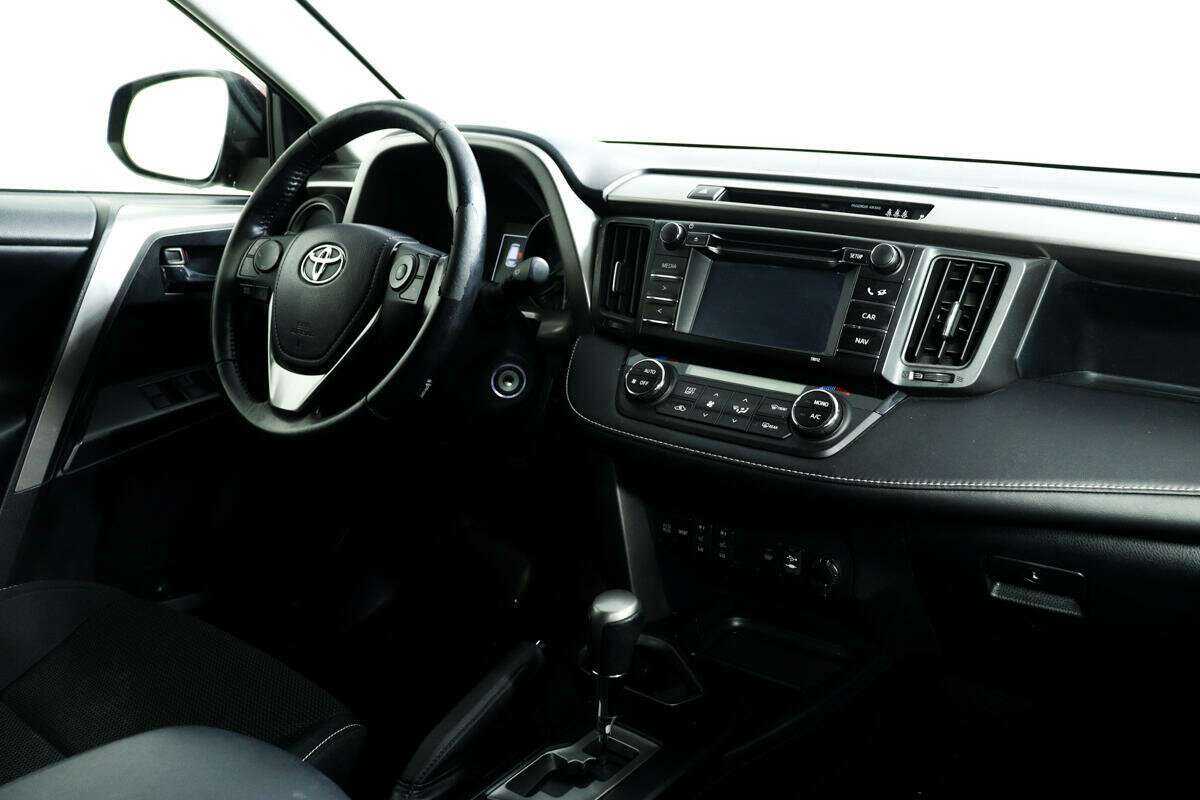Купить Toyota RAV4 с пробегом. Фото: #8