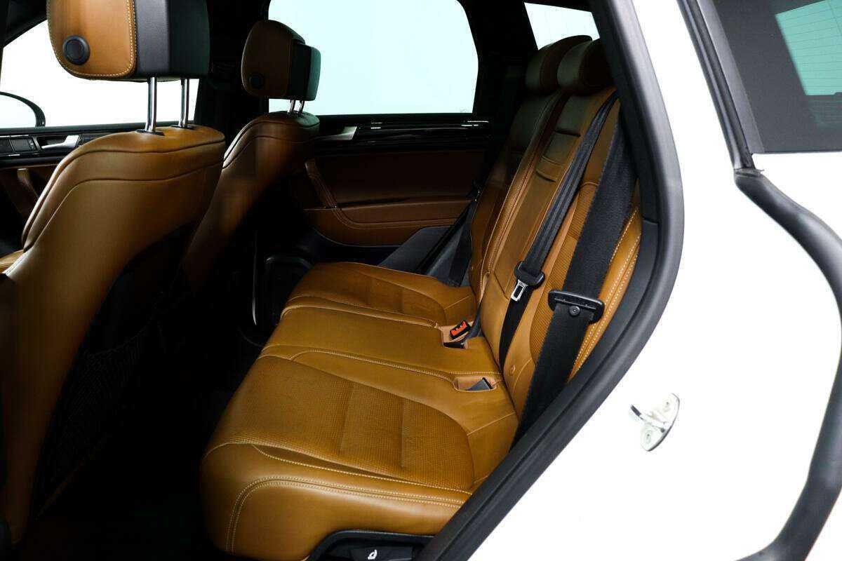 Купить Volkswagen Touareg с пробегом. Фото: #11