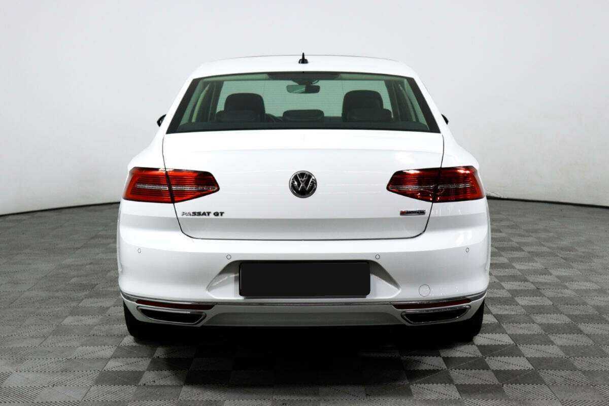 Купить Volkswagen Passat с пробегом. Фото: #4