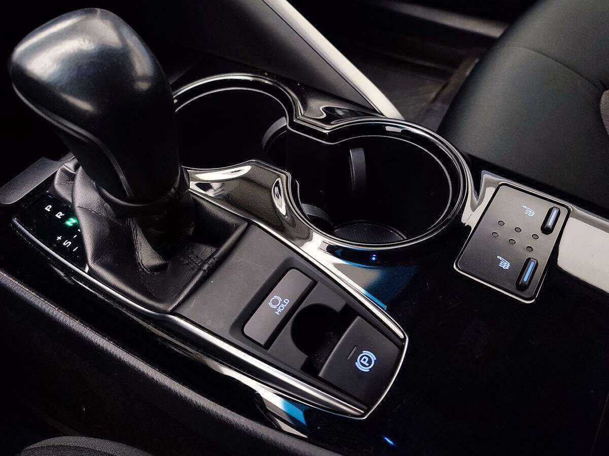 Купить Toyota Camry с пробегом. Фото: #11