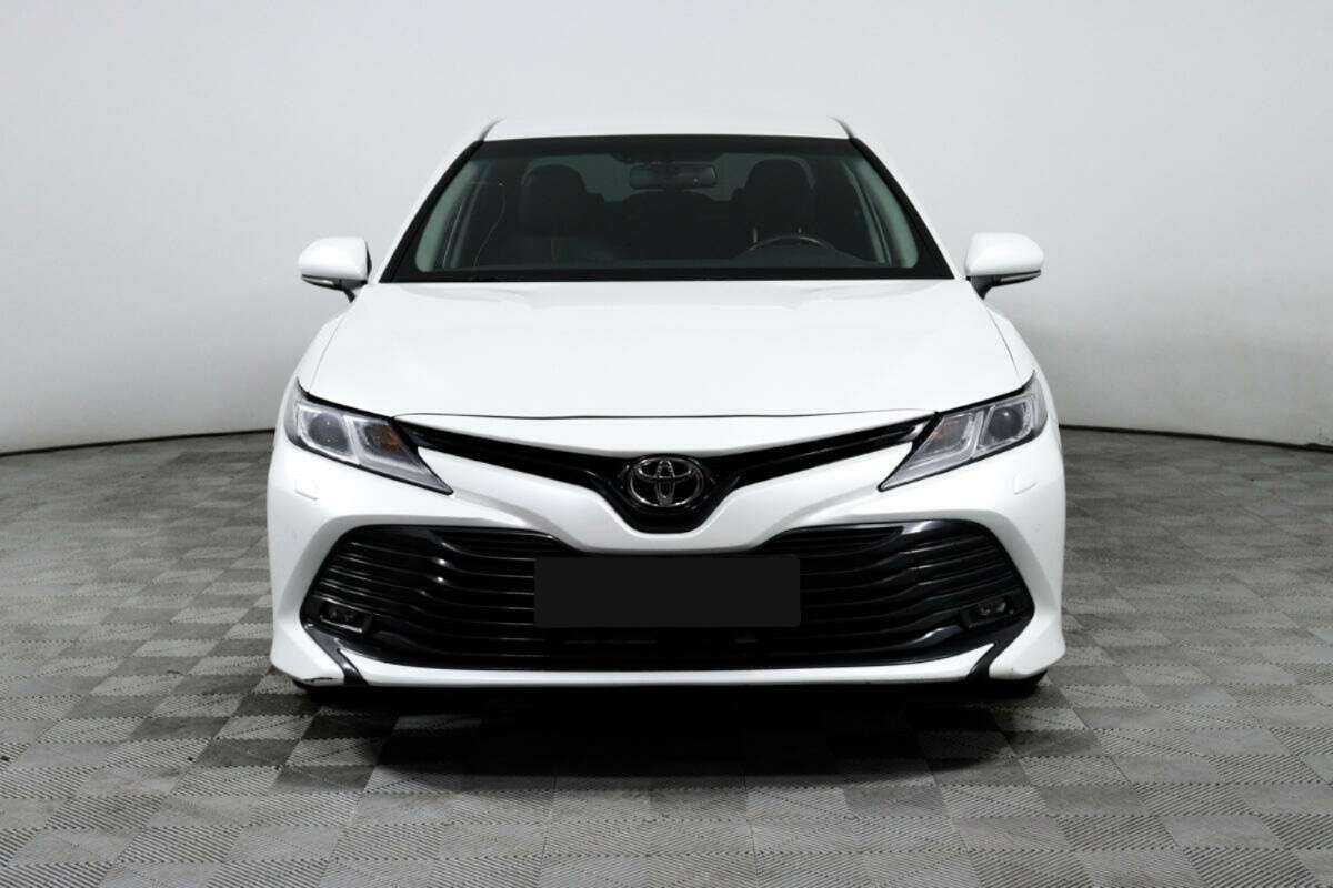 Купить Toyota Camry с пробегом. Фото: #1