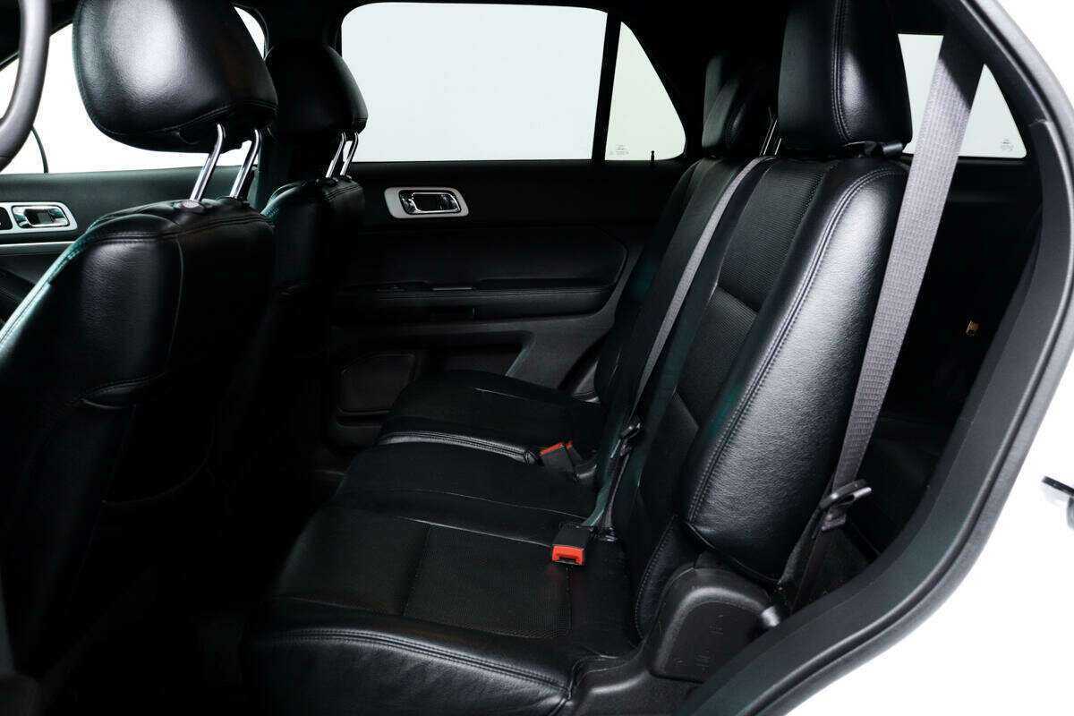 Купить Ford Explorer с пробегом. Фото: #11