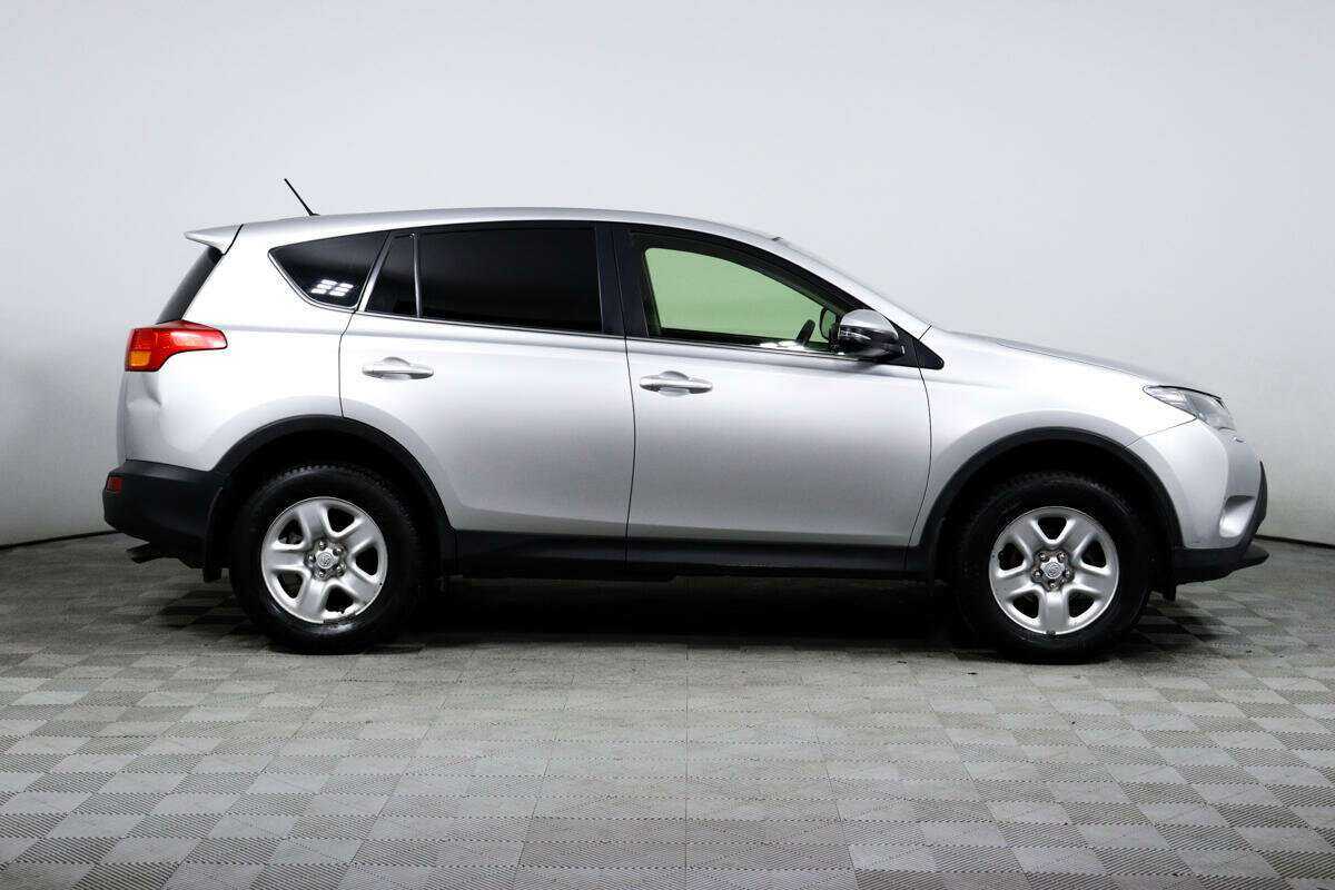 Купить Toyota RAV4 с пробегом. Фото: #3