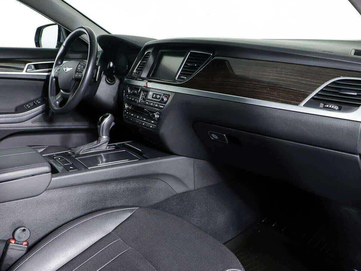 Купить Hyundai Genesis с пробегом. Фото: #8